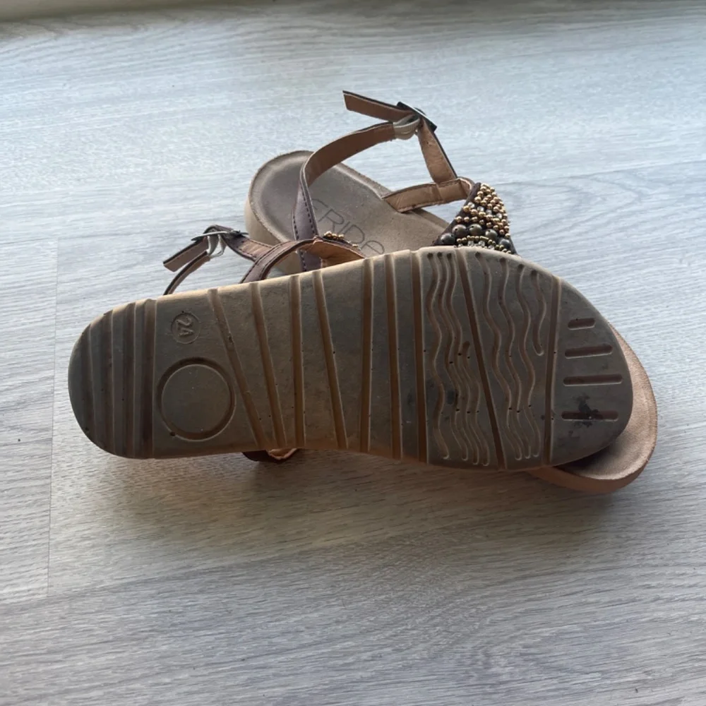 Sandals - Picture 3 of 3